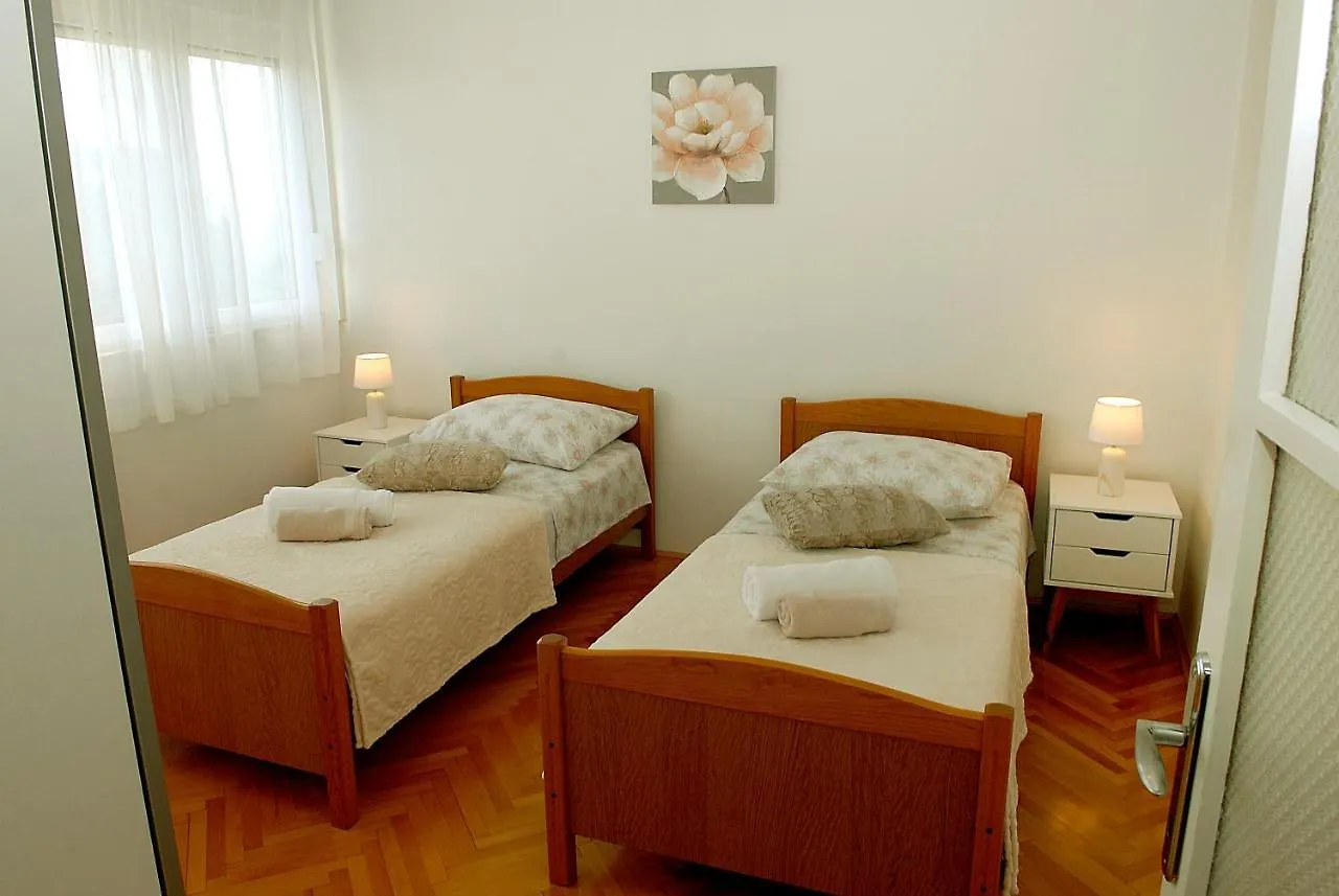 Olive Apartment Split